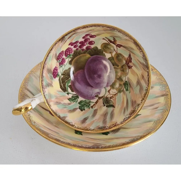 Rare Vintage OLD ROYAL Bone China Teacup & Saucer fruit orchard Gold Rimmed - Picture 6 of 8